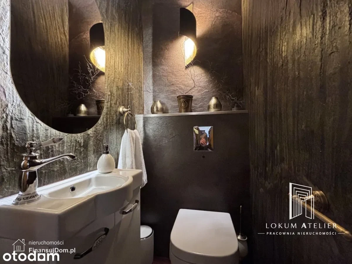 Dom pod lasem, widok na góry, pod Wrocławiem